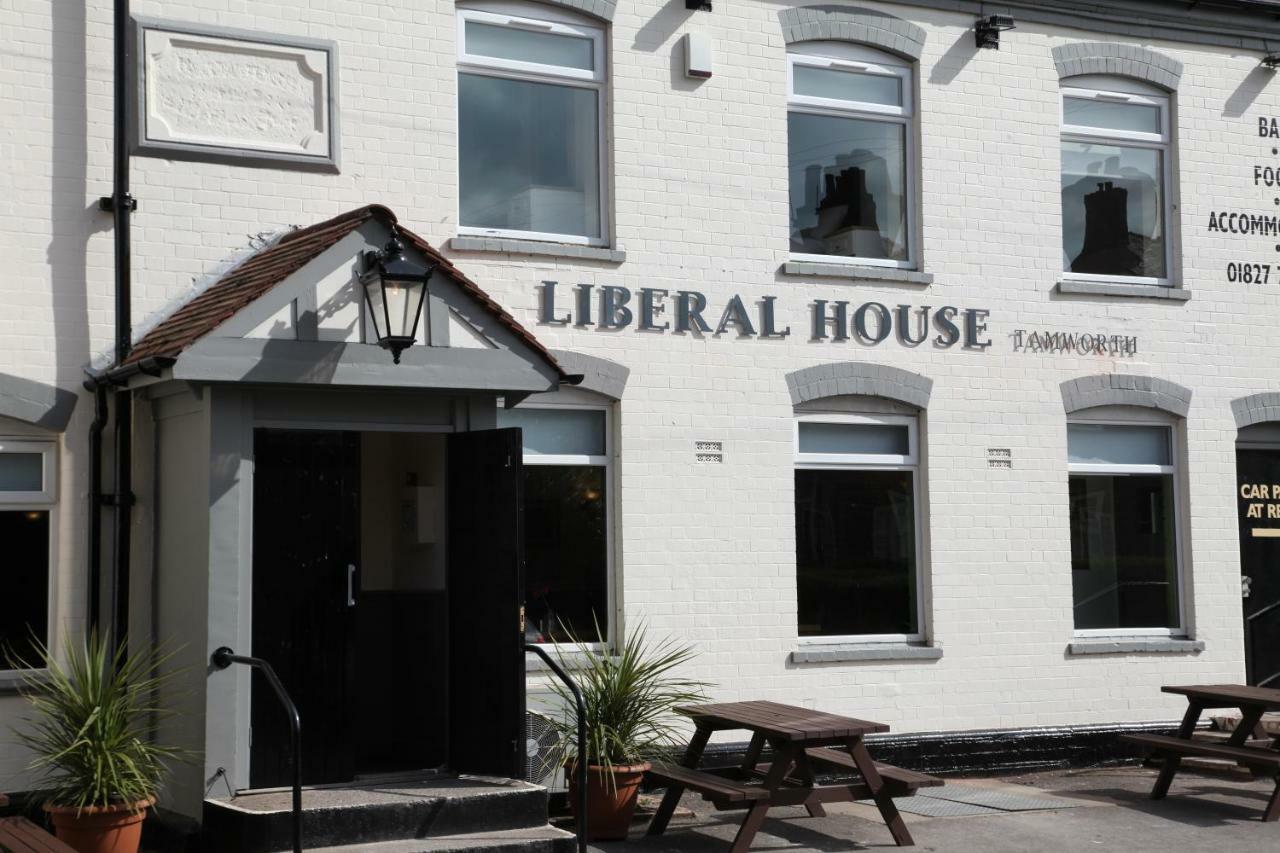 Hotel Liberal House Tamworth Esterno foto