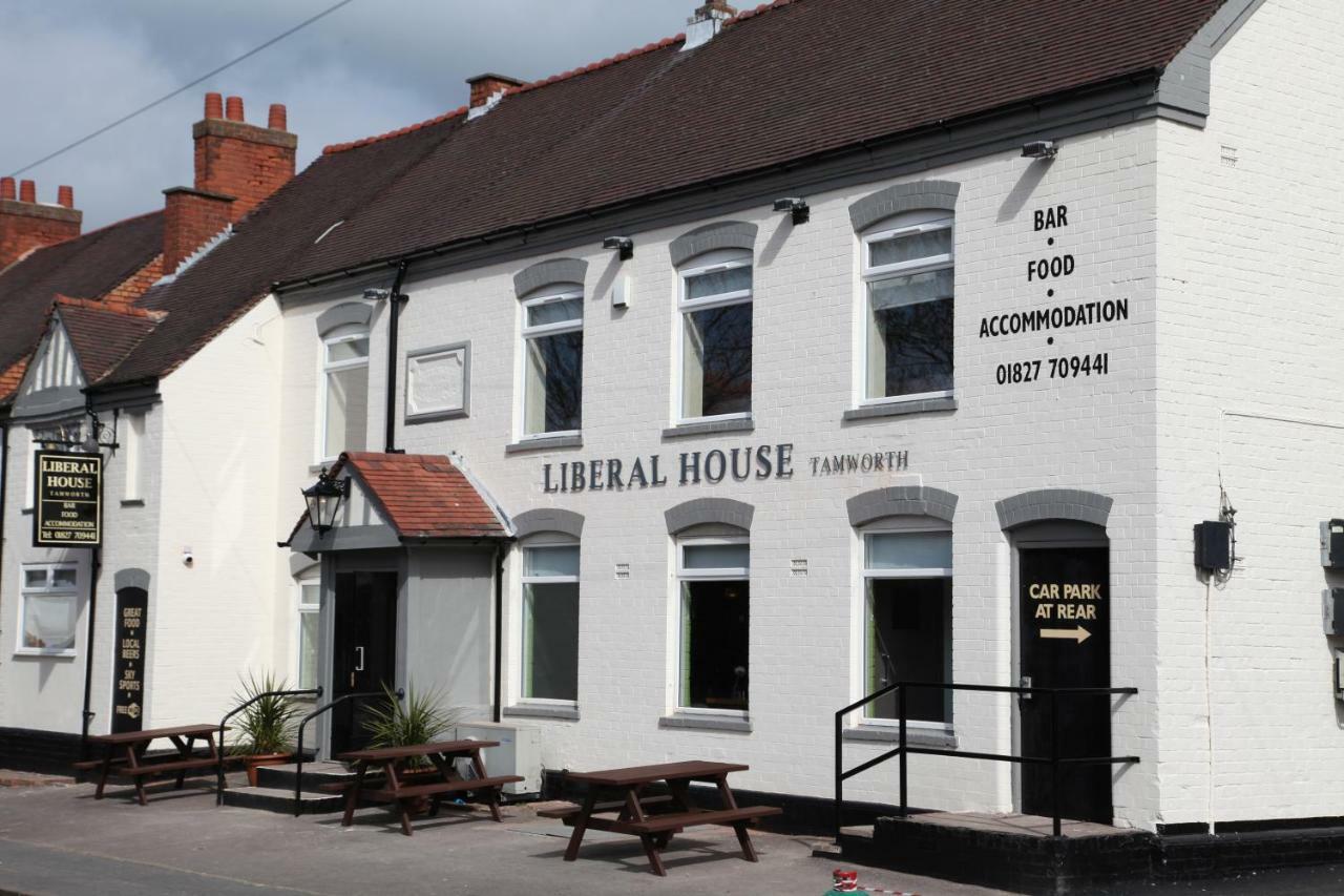Hotel Liberal House Tamworth Esterno foto